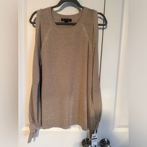 Long sleeve , open shoulder